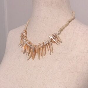 Vintage Handmade Shell Choker Necklace
